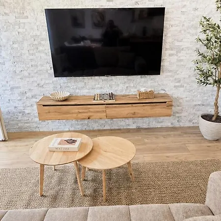 Apartment Aux Portes Du Sanctuaire, 4-min A Pied Du Sanctuaire Et Gare