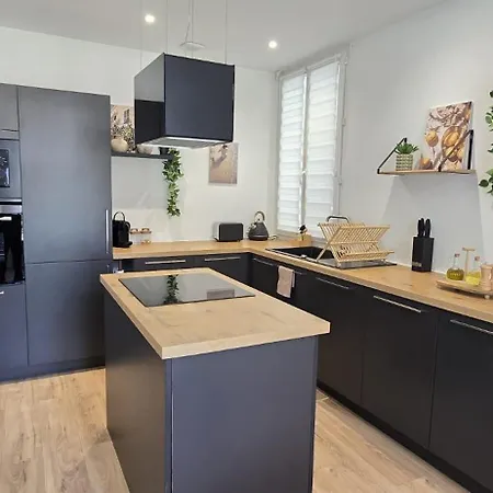 Aux Portes Du Sanctuaire, 4-min A Pied Du Sanctuaire Et Gare Apartment